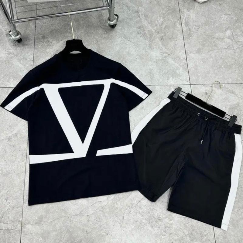 Bộ Đồ nam in chữ V an thuyên hai màu Đen trắng Áo Menswear Thun set  nam bodo nam Polo