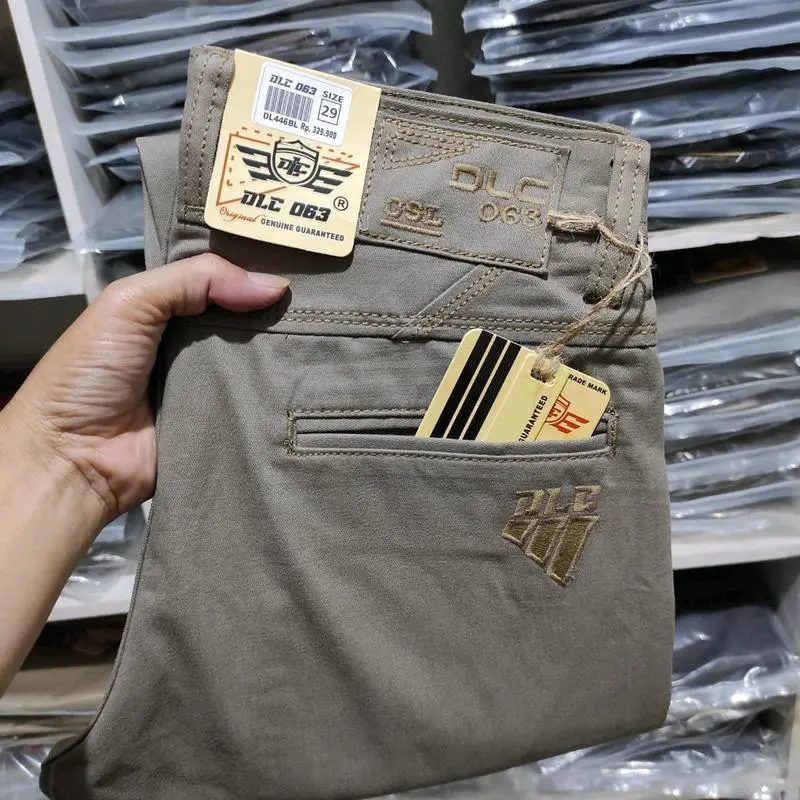 Celana Panjang DLC 063 Original Bahan Adem Nyaman Pria Hitam Katun