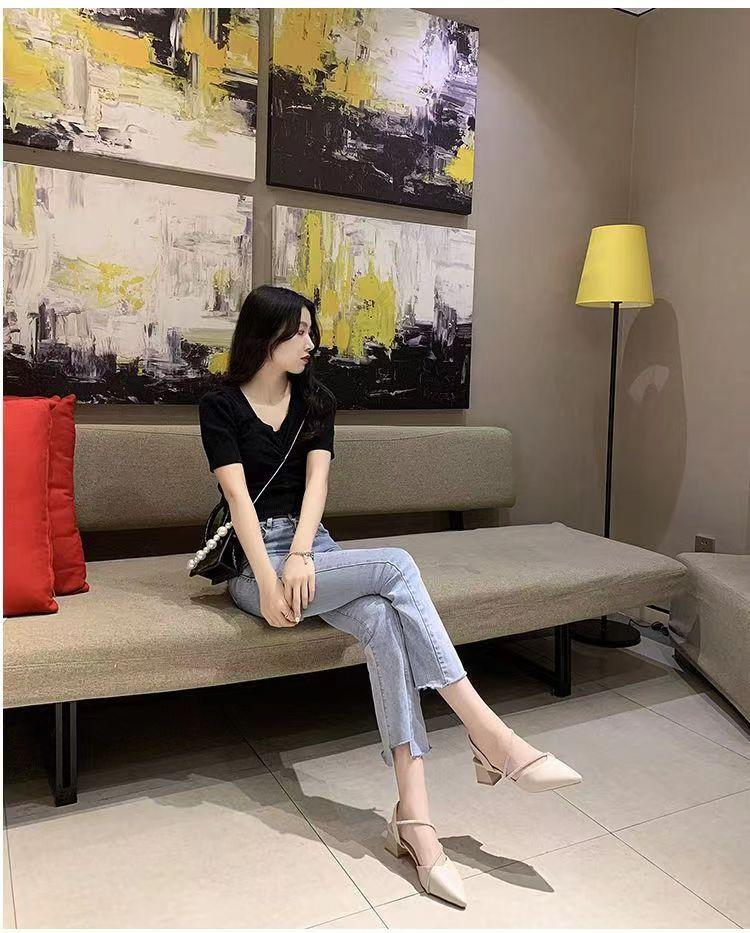 Product Introduction of Women's Sandals Summer Mid Heel Pointed Toe Pumps Closed Toe Chunky Heel Rhinestone Women's Shoes Word Buckle High Heels 4