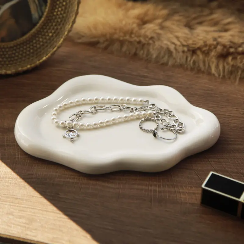 Unique Cloud Shaped Jewelry Dish Tray, 1 Count Ceramic Ring Storage Holder, Jewelry Storage Tray for Home Bedroom without Jewelry, Decorative Desk Accessories, Household Items, Jewelry Organizer, Ornaments 3