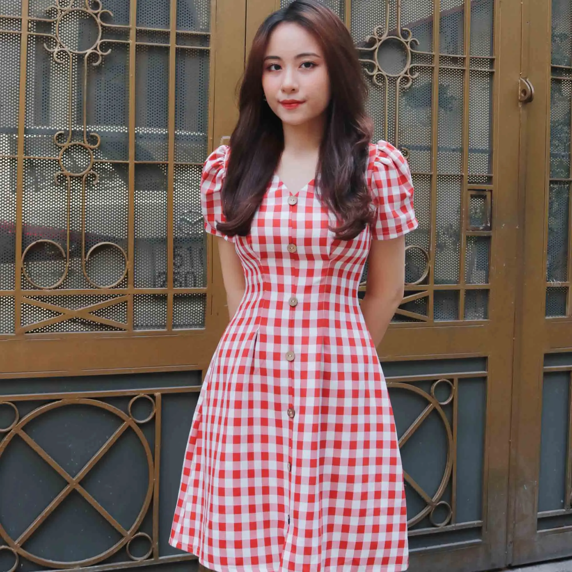 Đầm caro đỏ cổ v dáng chữ a đính gỗ thiết kế công sở thanh lịch - Lux W Fashion