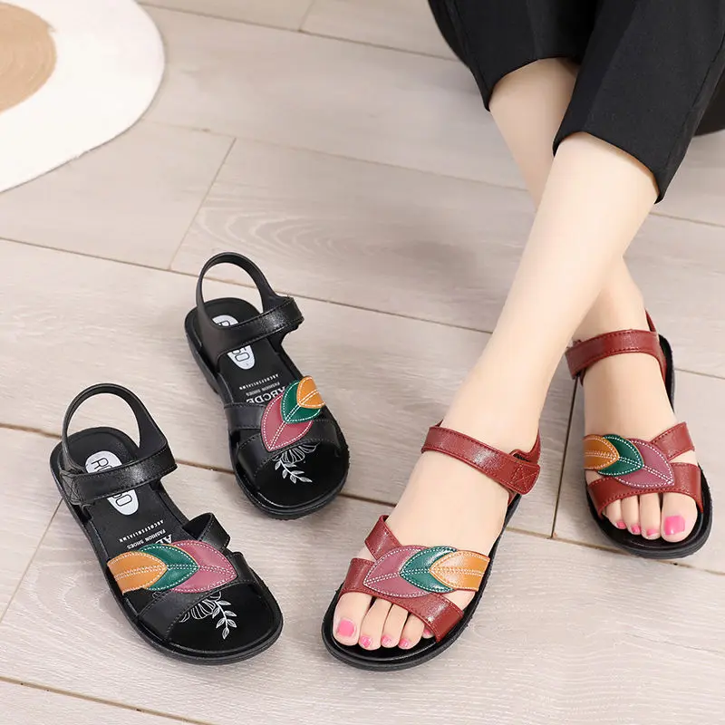 【Size 36-43】Summer mom sandals, women's soft middle-aged and elderly flat shoes, simple and comfortable, waterproof and non-slip