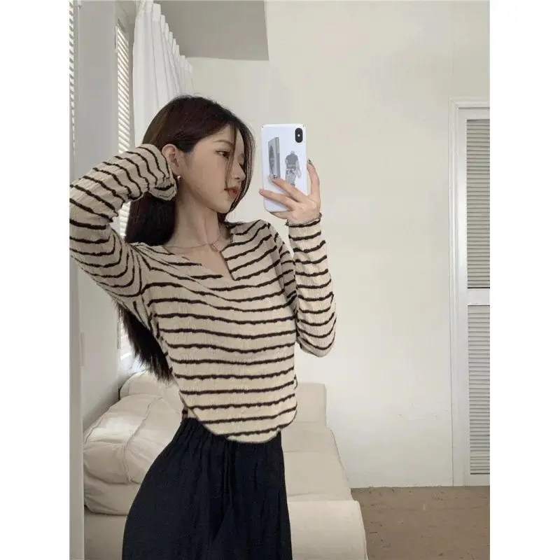 V-Neck Striped Long Sleeve T-Shirt Women's Autumn New Style Spicy Girl Cropped Inner Slims Smooths Your Silhouette Design Sensib