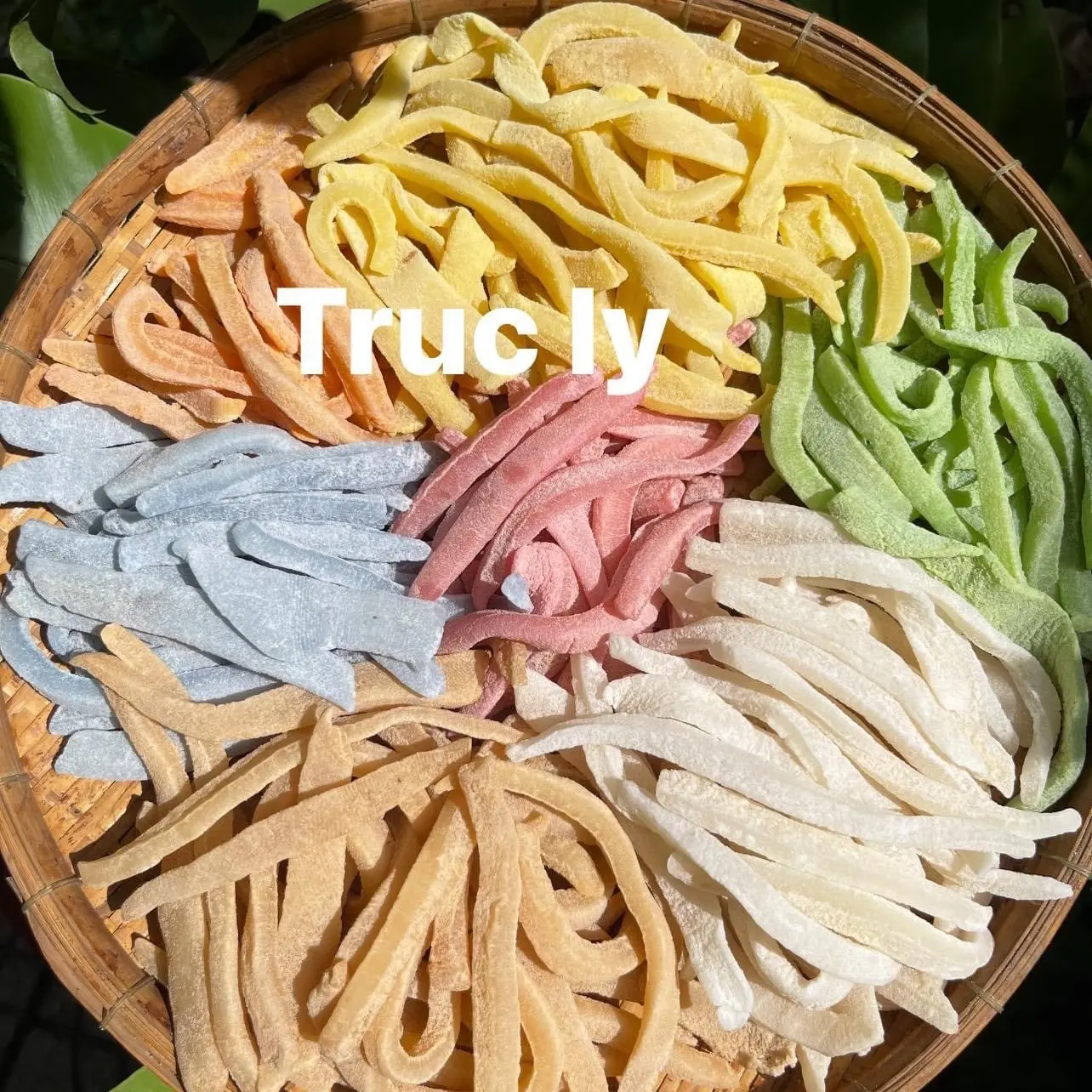 Mứt dừa Sợi non dẻo một túi 500gam hiện tại shop chỉ có hai hoặc ba màu