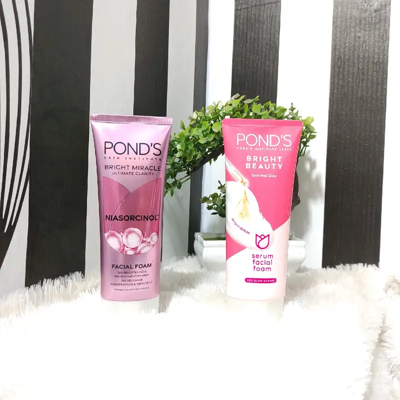 Ponds Bright Beauty Facial Foam 100gr Sabun Cuci Pembersih Wajah Muka Pemutihan Mencerahkan Extract Vitamin Membersihkan Hitam Acid 7
