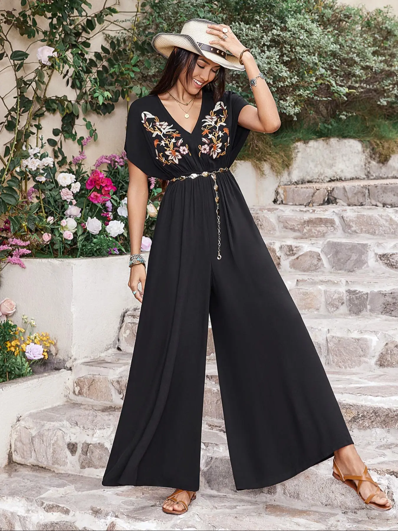 Women's Floral Embroidered Batwing Sleeve V Neck Wide Leg Jumpsuit without Belt for Summer, Summer Clothes Women, Boho Fashion Short Sleeve Jumpsuit for Beach Vacation Holiday, Ladies Summer Clothes