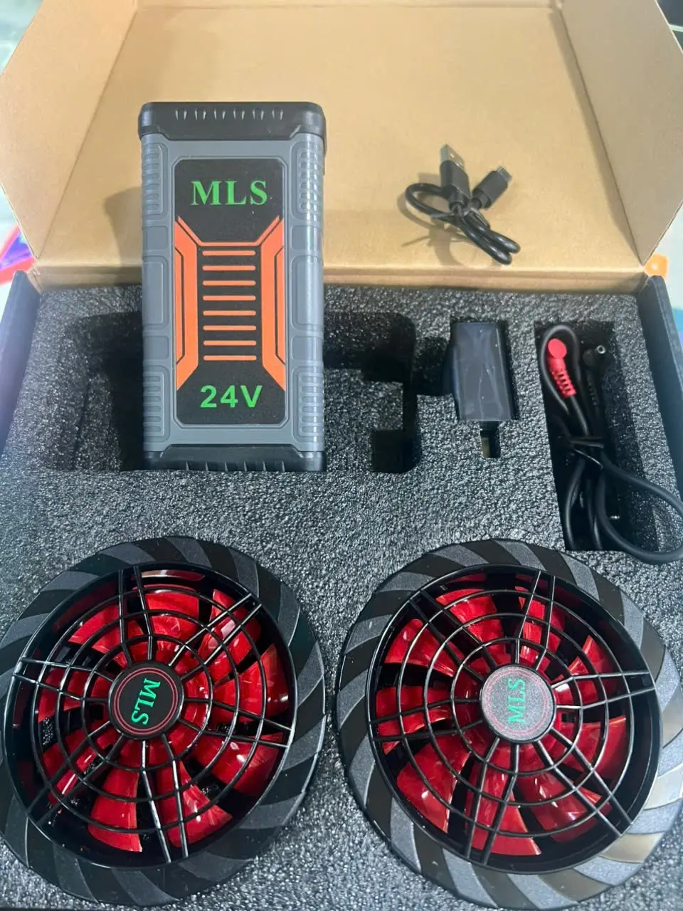 Bộ Pin + Áo Điều Hòa Japan MLS Gồm Pin 94.000mah 12V + 2 Quạt Gió 9 Cánh + Sạc Full Box