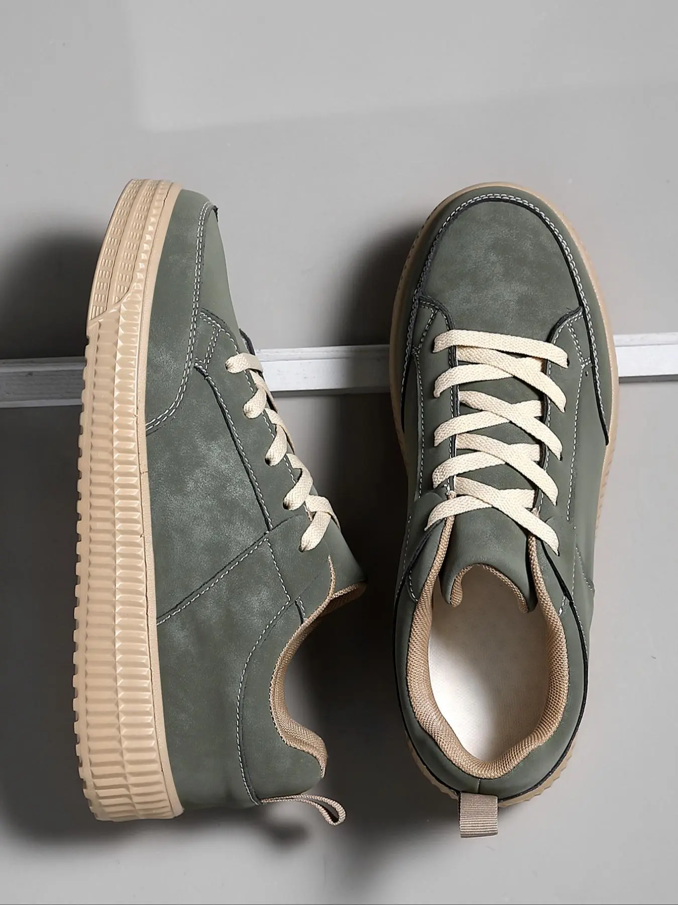 Men's Fashionable Lace Up Low Top Sneakers, Casual Comfortable Breathable Sports Shoes, Male All-match Round Toe Skate Shoes for Daily Wear, Streetwear Shoes