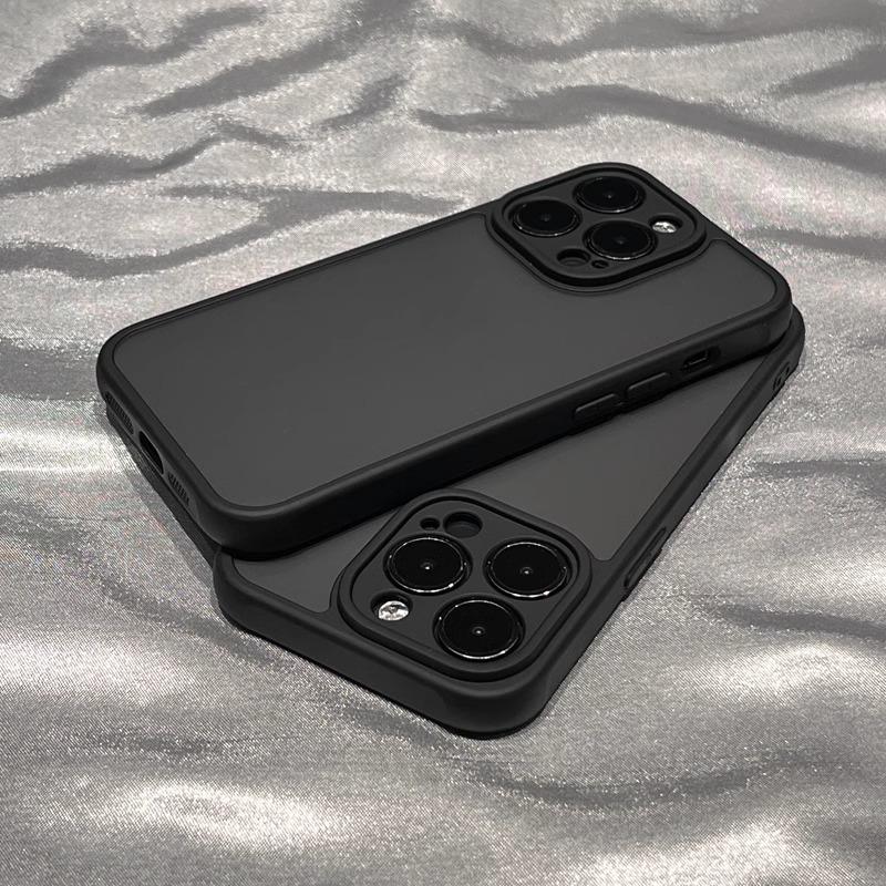 Ốp lưng màu đen mờ mang lại cảm giác như da, phù hợp cho iPhone 16 Pro Max,…