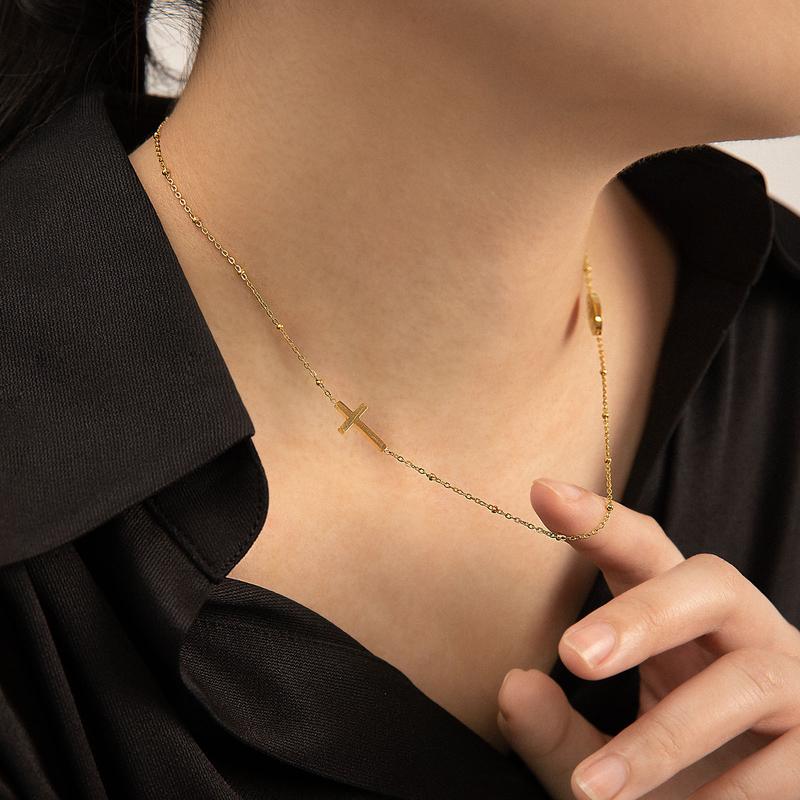 European and American Fashion Coin Ins Style Cross Oval Pendant Clavicle Chain Necklace Titanium Steel 18K Gold Plating Ornament 3
