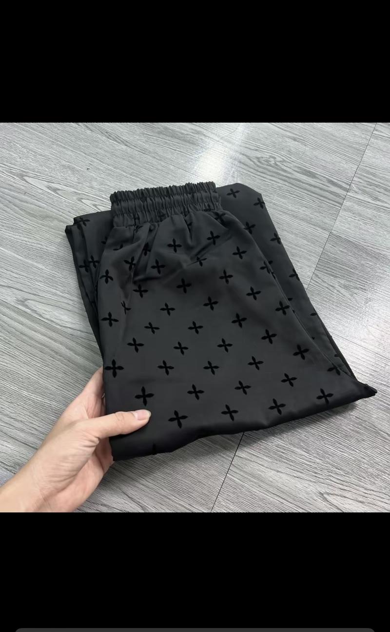 Product Introduction of [Xả Kho] QUẦN LỤA ỐNG SUÔNG CHỮ HOẠ TIẾT DẬP NỔI 3D Cao Cấp Loại 1 Nữ Women Kem Voi 3