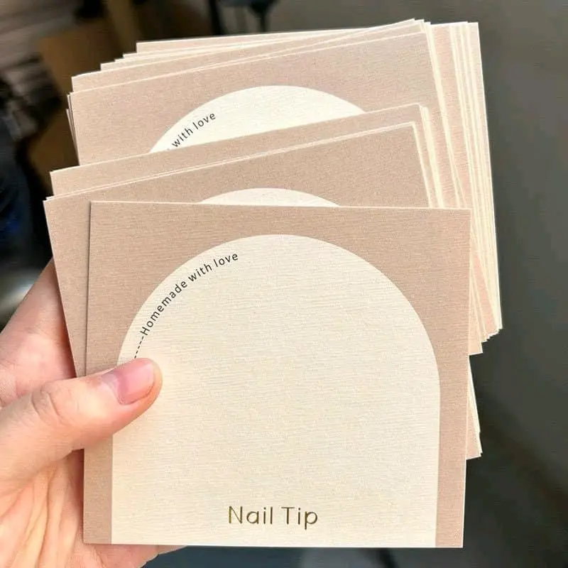 Bìa nail box gắn móng nail 1