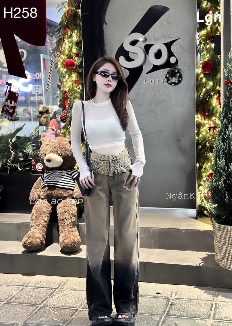 Product Introduction of Áo thun nữ croptop cổ tròn tay dài đính đá. phong cách đơn giản chất thun tơ 2 lớp dày dặn chuan from shop 2