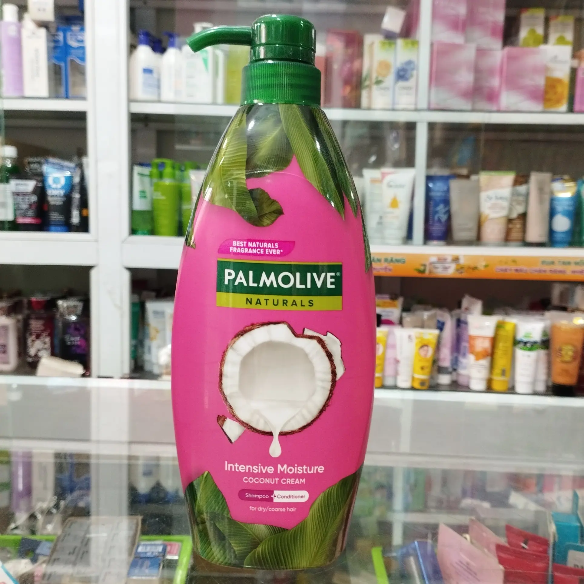 Dầu gội Palmolive Naturals Dừa  600ml ( màu hồng)