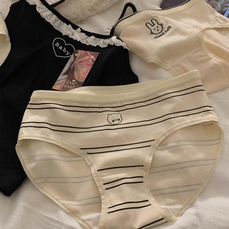 Product Introduction of Cotton Antibacterial Underwear Comfortable and Soft Student Middle Waist Cotton Underwear Female 4