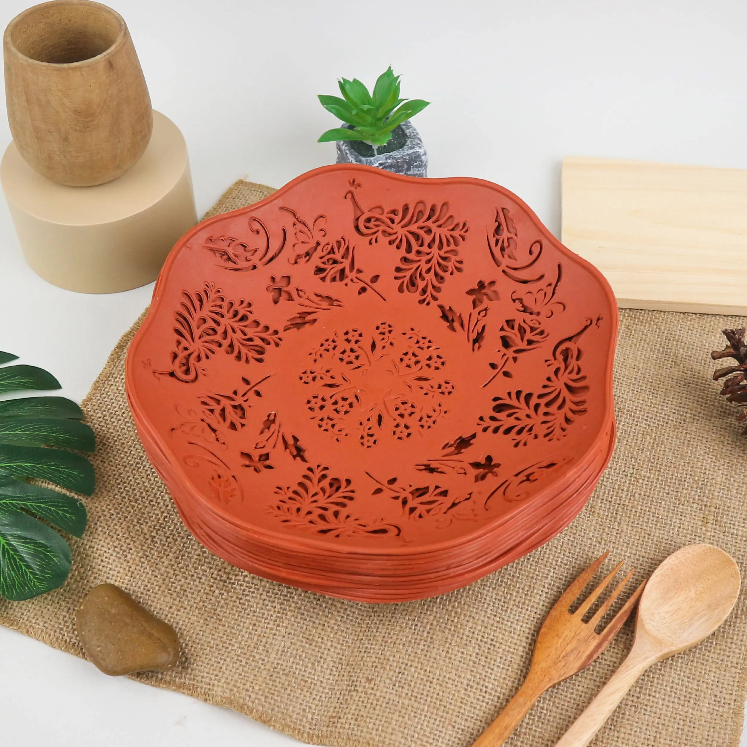 Piring Rotan Plastik MOTIF BUNGA 21 cm - isi 12 pcs