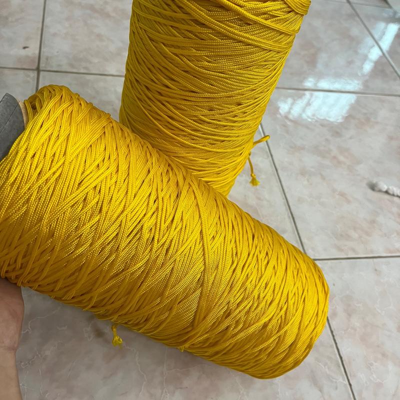 Cuộn dây diều malai 1,8li, thả diều từ 2m5- 3m . Dai bền, chất lượng