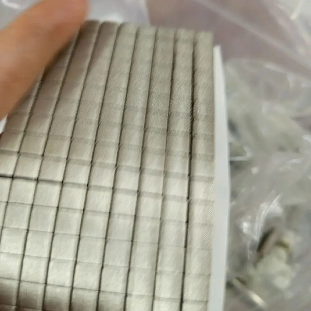 Nút xốp cảm ứng bo mạch máy giặt LGG        .