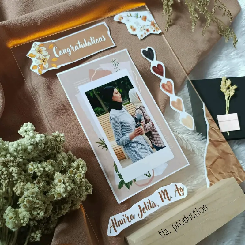 Kado akrilik A5 costume foto aesthetic kado ulang tahun wanita cetak foto gift kado ulang tahun wedding graduation birthday anniversary 3