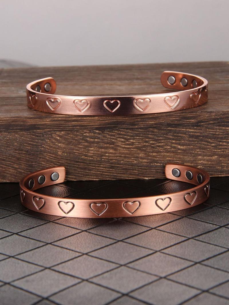 Product Introduction of Women's Street Trend Heart Design Cuff Bangle Bracelet, Trendy Vintage Matching Bracelet, Chic Retro Jewelry As Gift for Girlfriend, Valentine's Day, Gift 4