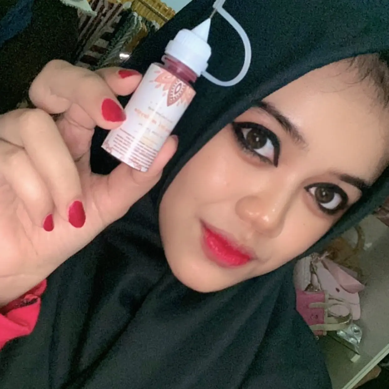 Hena kuku muslimah Maroon