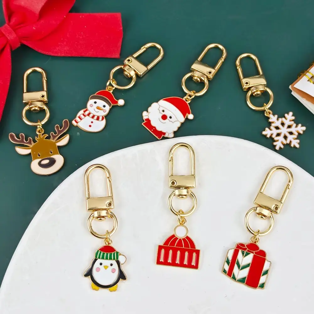 Funny Bell Elk Snowflake Charms Keyring Cartoon Santa Claus Elk Christmas Hat Pendant Keychain Cute Bag Ornament Souvenir Gifts
