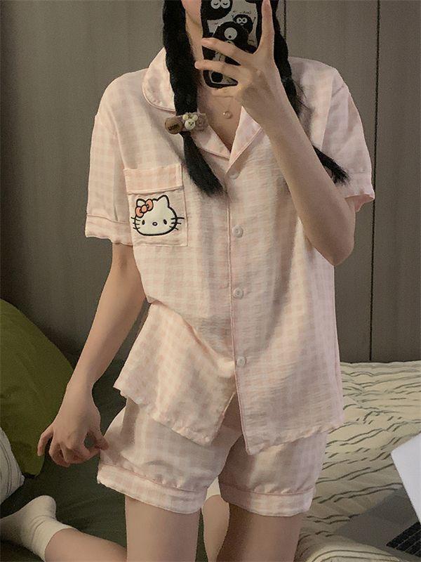 Product Introduction of Bộ Đồ Ngủ Hello Kitty, Phong Cách Ngọt Ngào Và Dễ Thương, Dành Cho Nữ, Hàng Mới Về Mùa Hè, Áo Ngắn Tay Và Quần Đùi, Thích Hợp Cho Học Sinh, Có Thể Mặc Đi Học, Có Thể Mặc Ở Nhà, Cho Đến Năm 2025 9