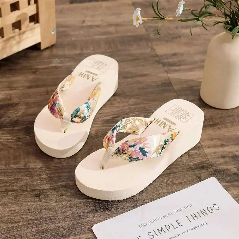 2025 Fashion Flip ps Beach Platform Slippers Casual Outside Wedges Sandals Summer Women Shoes nursery nurse muddy ballet flats