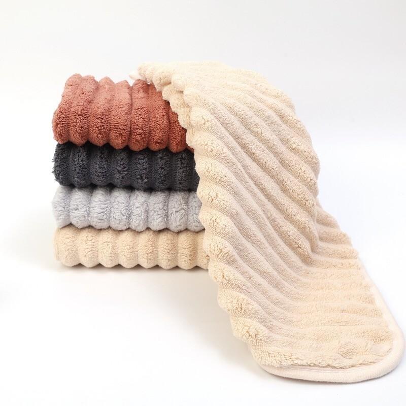 Product Introduction of Super Absorbent Stripe Hanging Hand Towel Soft Coral Veet Home Kitchen Cleaning Dishcloth Practical Bathroom Supplies 7