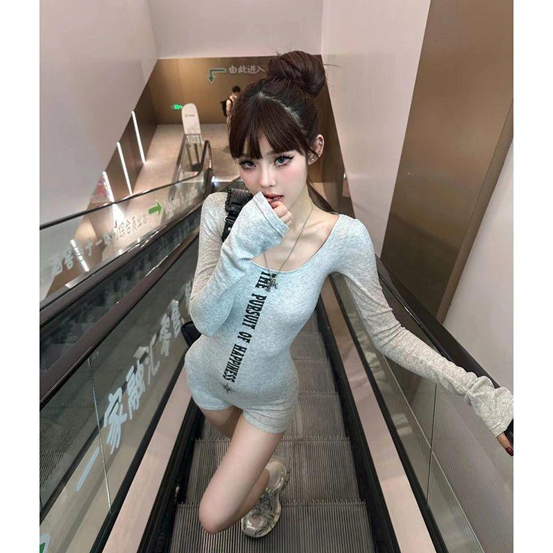 Product Introduction of Áo Jumpsuit Quần Dài Tay, Cô Gái Nóng Bỏng Độc Đáo Màu Xám, In Chữ, Dành Cho Nữ, Thời Trang Mới 2025, Phong Cách Ngọt Ngào Và Hoang Dã, Áo Jumpsuit Quần Bó Sát 9
