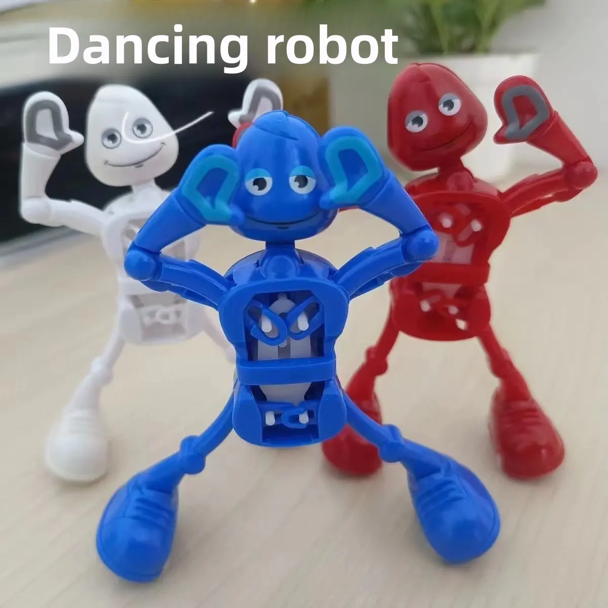 Tượng đồng hồ, rô bốt xòe tay, nhảy múa, đồ chơi nhỏ, bán chạy tại các cửa hàng rong, đồ chơi vui nhộn của sinh viên đại học