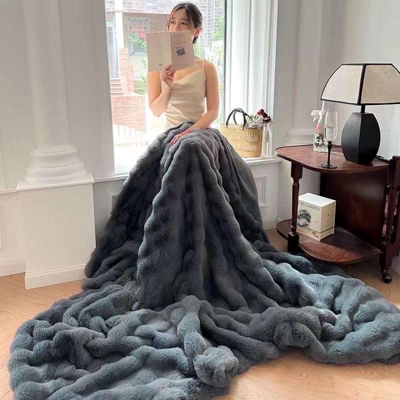 Chăn lông Hồ Ly cao cấp M2T BEDDING sang trọng quý phái cân nặng 3,3kg kích thước 2mx2m3