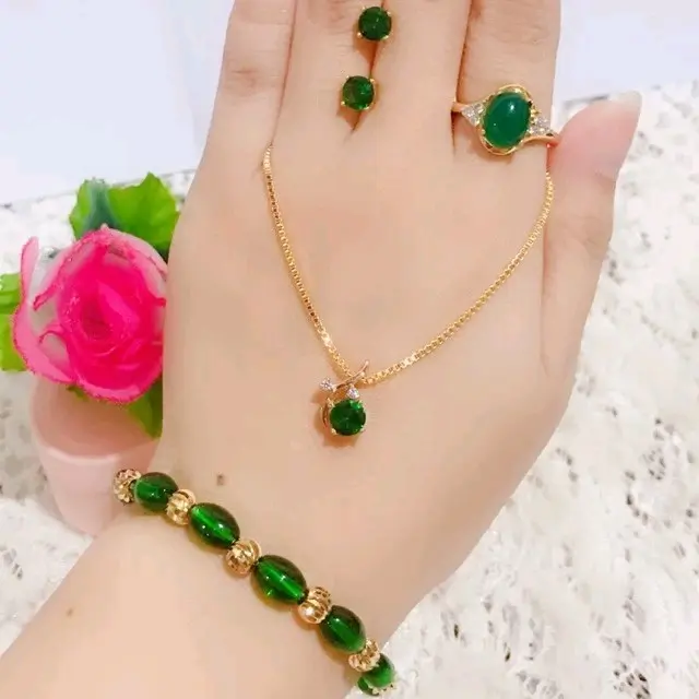 Set Perhiasan Jade Aksesoris Lapis Emas Anti Karat Awet Gold Berkilau set perhiasan permata giok Elegan Titanium 1