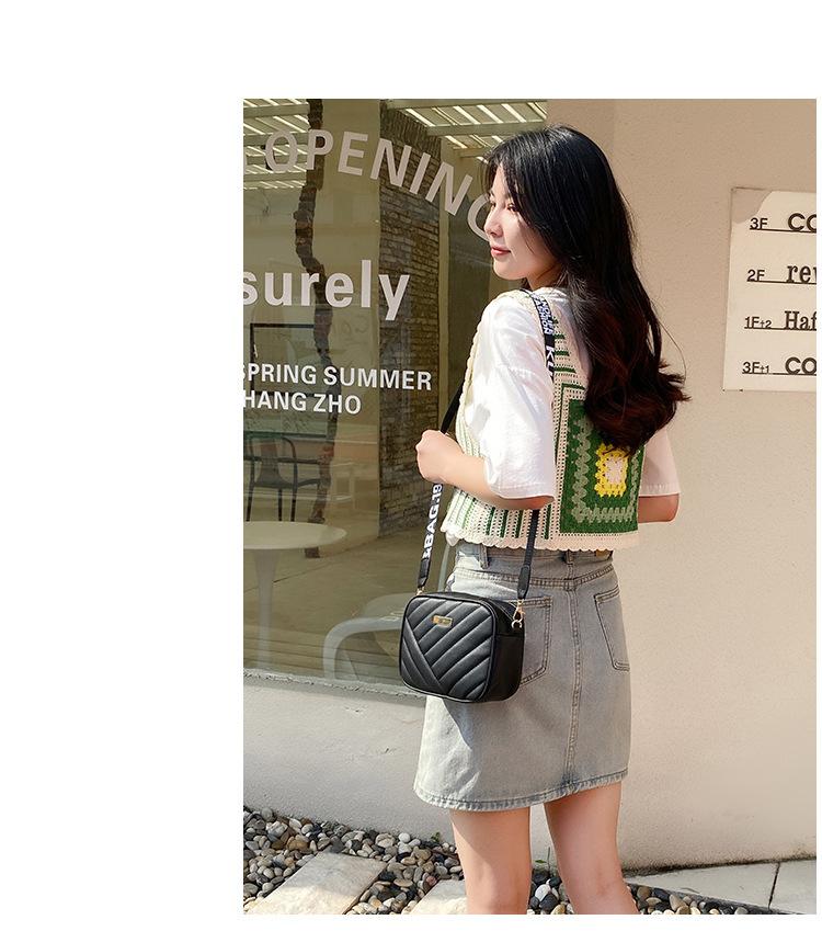 Product Introduction of Bag Women's Bag 2024 New Small Square Bag Women's Shoulder Bag Fashion Crossbody Bag Small Bag Coin Purse 18