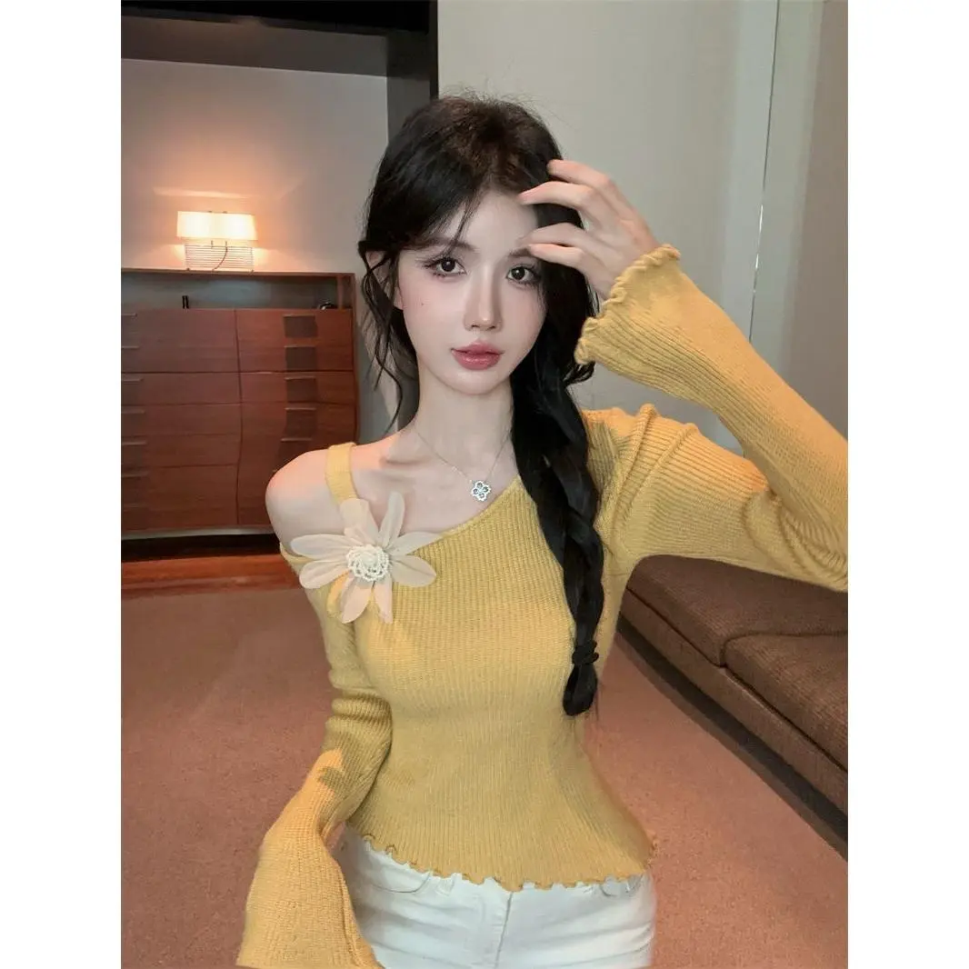 Áo Len Trễ Vai, Cổ Áo Chéo Bất Đối Xứng Hoa Ba Chiều Hàng Mới Về Mùa Thu Và Mùa Đông Cho Nữ, Áo Ngắn Selvedge Dây Cô Gái Nóng Bỏng Thời Trang Top Women