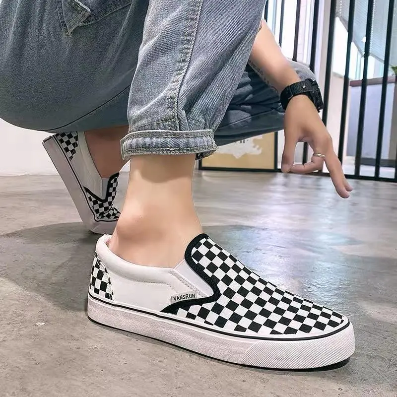 【COD】 Black and white checkerboard comfortable slip-on canvas shoes for men and women