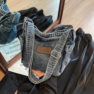 กระเป๋าผ้าเดนิม, กระเป๋าสะพายผ้าแคนวาสฤดูใบไม้ร่วงและฤดูหนาวของผู้หญิง, สไตล์ย้อนยุคและเรียบง่าย, สไตล์ฮ่องกง, กระเป๋าสะพายข้างลำลอง, เหมาะสำหรับนักเรียน, มาใหม่