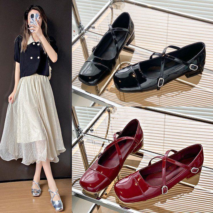 Product Introduction of French Style Silver Fairy Style Pumps Female 2025 Autumn New Retro Inner Match Match Skirt Mary Jane Shoes 21