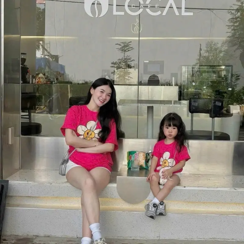 Áo thun gia đình màu hồng bông hoa xinh xắn, đủ size, co giãn tốt - Áo gia đình Nhân Uniform 3