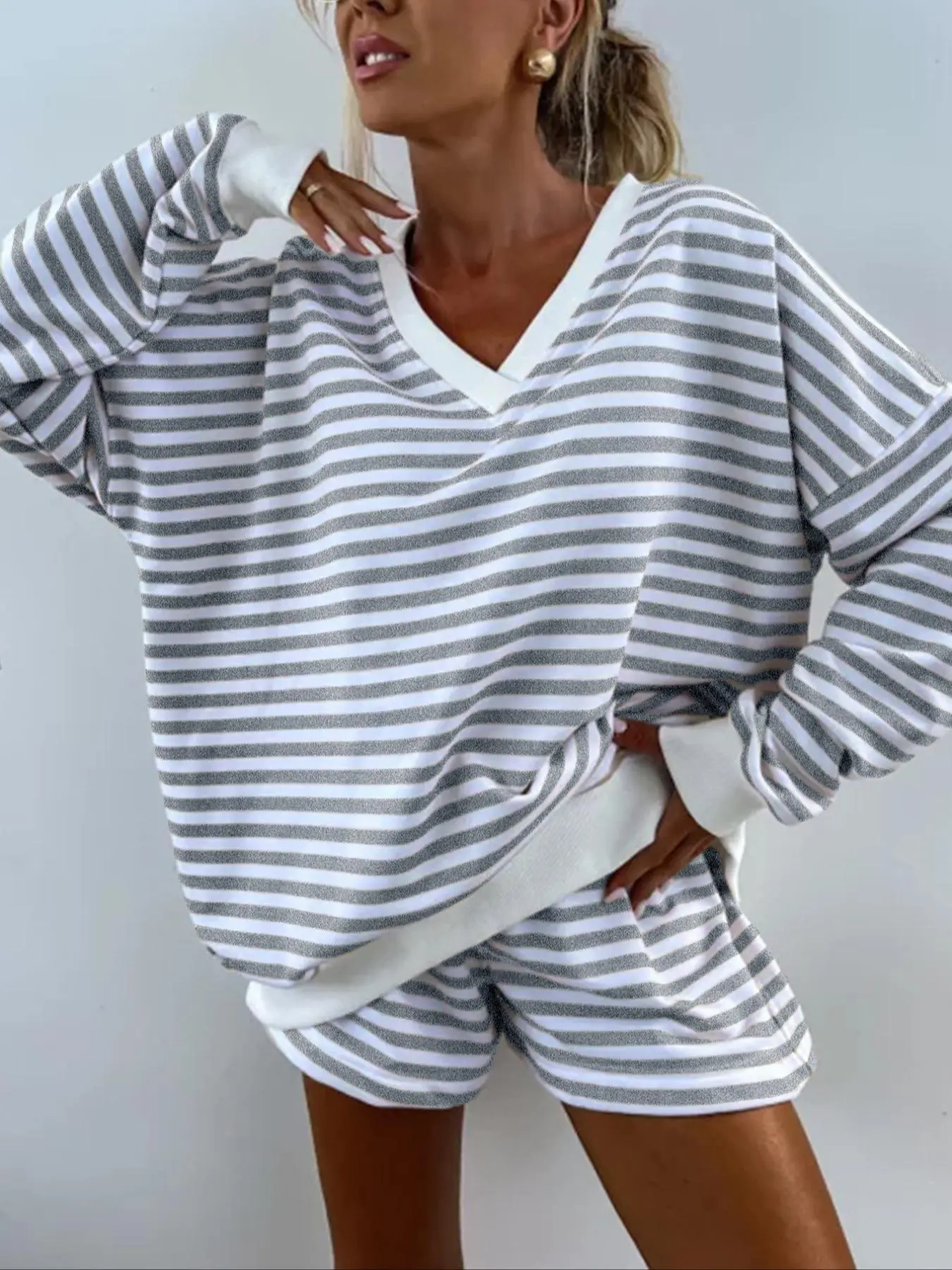 Women's Striped Print Drop Shoulder Tee & Elastic Waist Shorts Two-piece Set, Casual Fashion Cozy Breathable Two Piece Outfits for Daily Outdoor Wear, Women Clothes for Spring & Fall, Travel