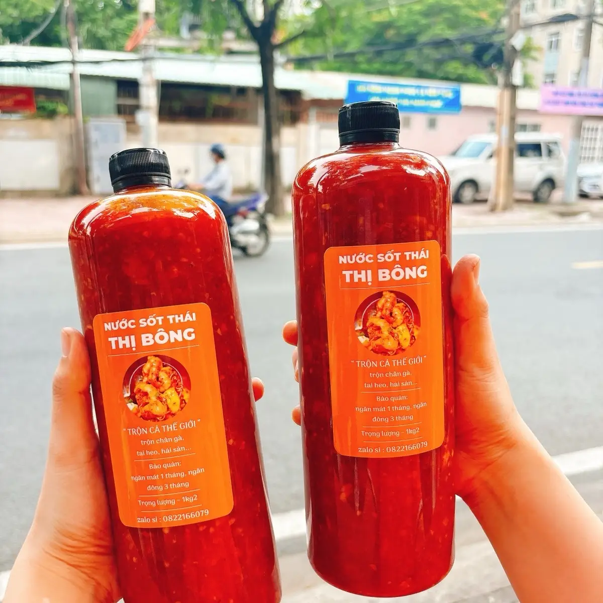 ( 1 CHAI )     Sốt Thái Trộn Chân Gà Thị Bông Chai 1 Lít (Gần 1kg2)- Gia Vị Cay Chua Nước Sốt   sốtthái changa tron sotthai