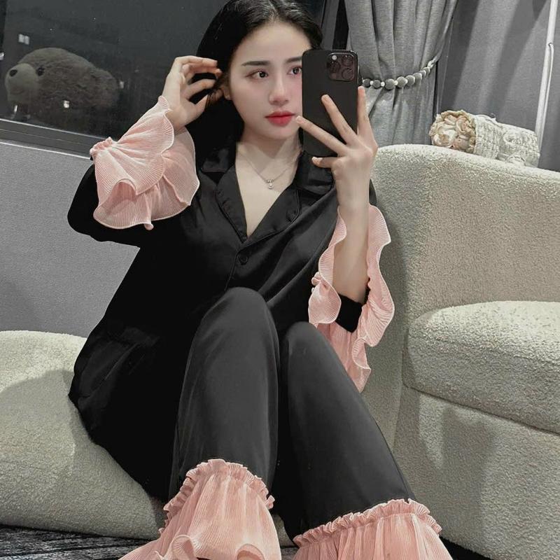 Julia - Set Pijama Lụa Cao Cấp Lyly cổ tay bèo - Phong Cách Quyến Rũ & Sang Trọng Cho Phái Đẹp Voi Nữ Quần Women Tay Loe Voan Ống Loe Áo