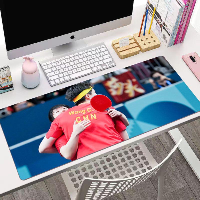 Product Introduction of Tấm lót chuột, Kết hợp lược chải đầu Sha, Thiết kế Sun Yingsha Wang Chuqin, Tấm lót bàn văn phòng ngoại vi, Tấm lót bàn, Thích hợp cho trò chơi, Không trơn trượt, Tấm lót bàn phím 8