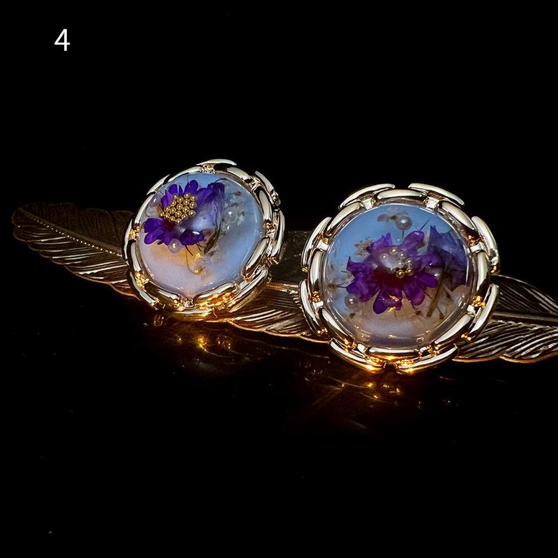 Product Introduction of 3 Pairs of French Ancient Amber Dried Flower Hot-Sale Earrings Combination Link Original Niche Gold Plated S925 High-Grade Earrings 8