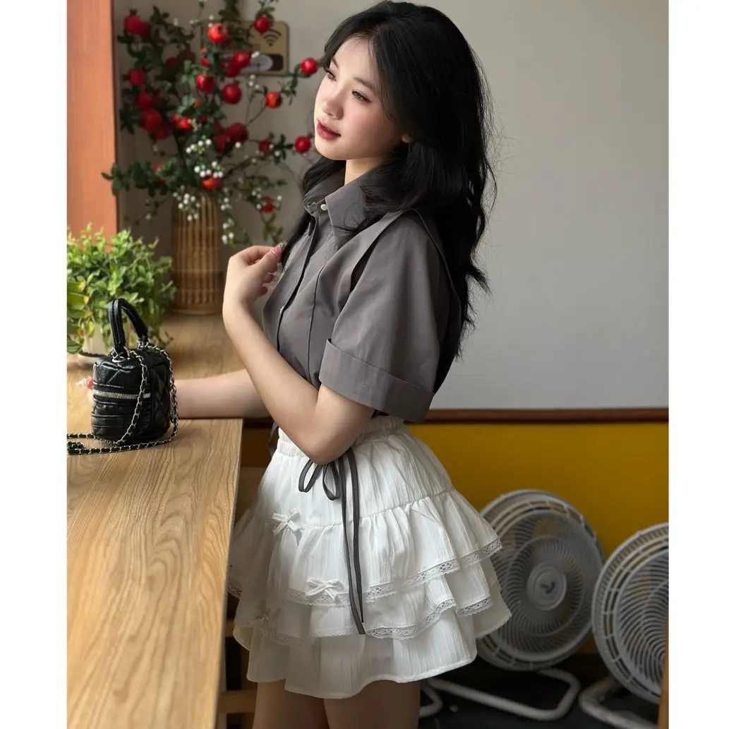 Chân váy Ba Tầng Xòe Phối Ren tiểu thư có quần bảo hộ.