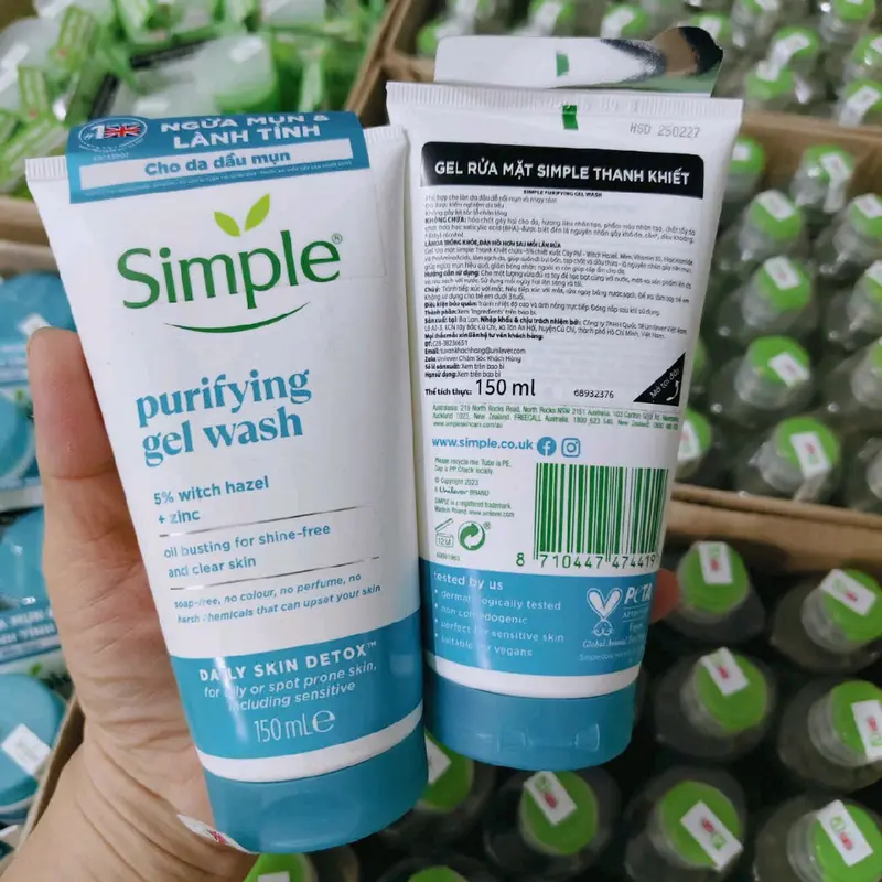 Sữa Rửa Mặt Simple Dành Cho Da Dầu, Mụn - Loại Bỏ Sạch Bụi Bẩn, Dầu Thừa Và Bã Nhờn Trên Da - Skincare 2