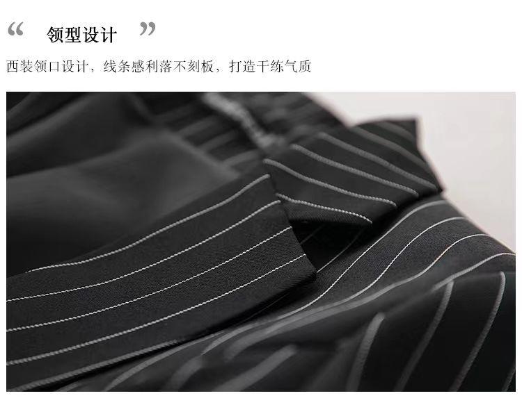 Product Introduction of Áo Khoác Blazer Sọc, Dành Cho Nữ, Phong Cách Hàn Quốc, Hàng Mới Về Mùa Xuân Và Mùa Thu 2024, Dễ Phối Đồ, Ngoại Cỡ, Bộ Đồ Hợp Xu hướng, Đánh Giá Tích Cực 703, Thích Hợp Cho Mùa Xuân Và Mùa Thu 4