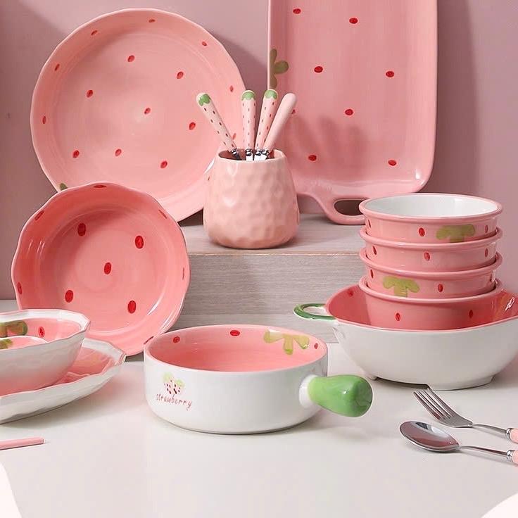  Bộ chén dĩa tô muỗng đũa bằng sứ hình dâu tây 