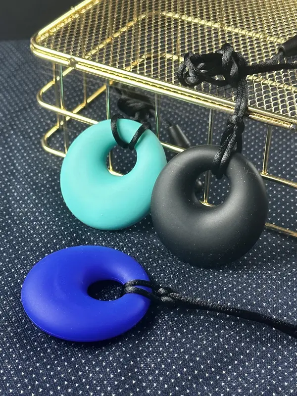 Cute Round Shape Silicone Pendant Necklace, 3pcs/set Sensory Relief Stress Relief Jewelry for Kids & Adults, Versatile Jewelry As Gift for Friends 4