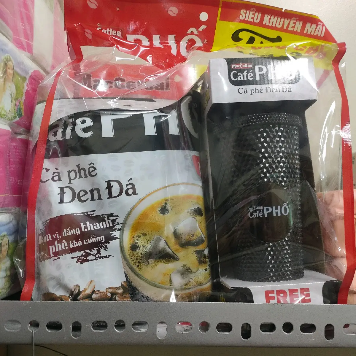 Cafe Phố Đen Đá Maccoffe bịch 35 gói x 16g tặng kèm Ly Kim Cương Đen Cafe Phố